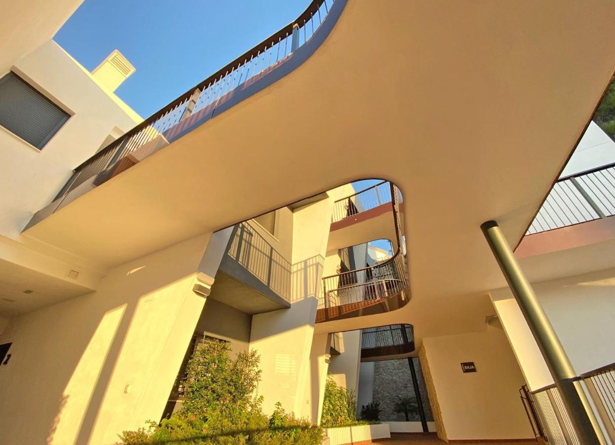 Luxury Apartment With Private Hot Tub By Poniente Beach Бенидорм Экстерьер фото